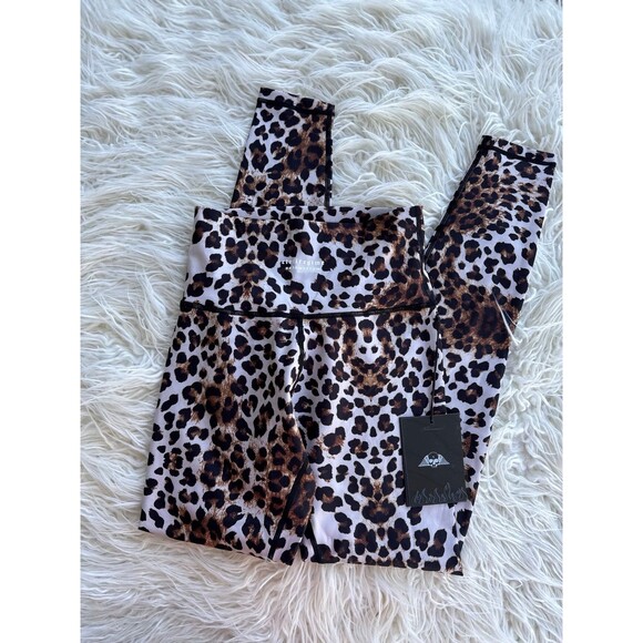 Civil Regime No Tomorrow Burning Time Sibyl Leggings
Leopard Digital Print Small - Picture 3 of 10